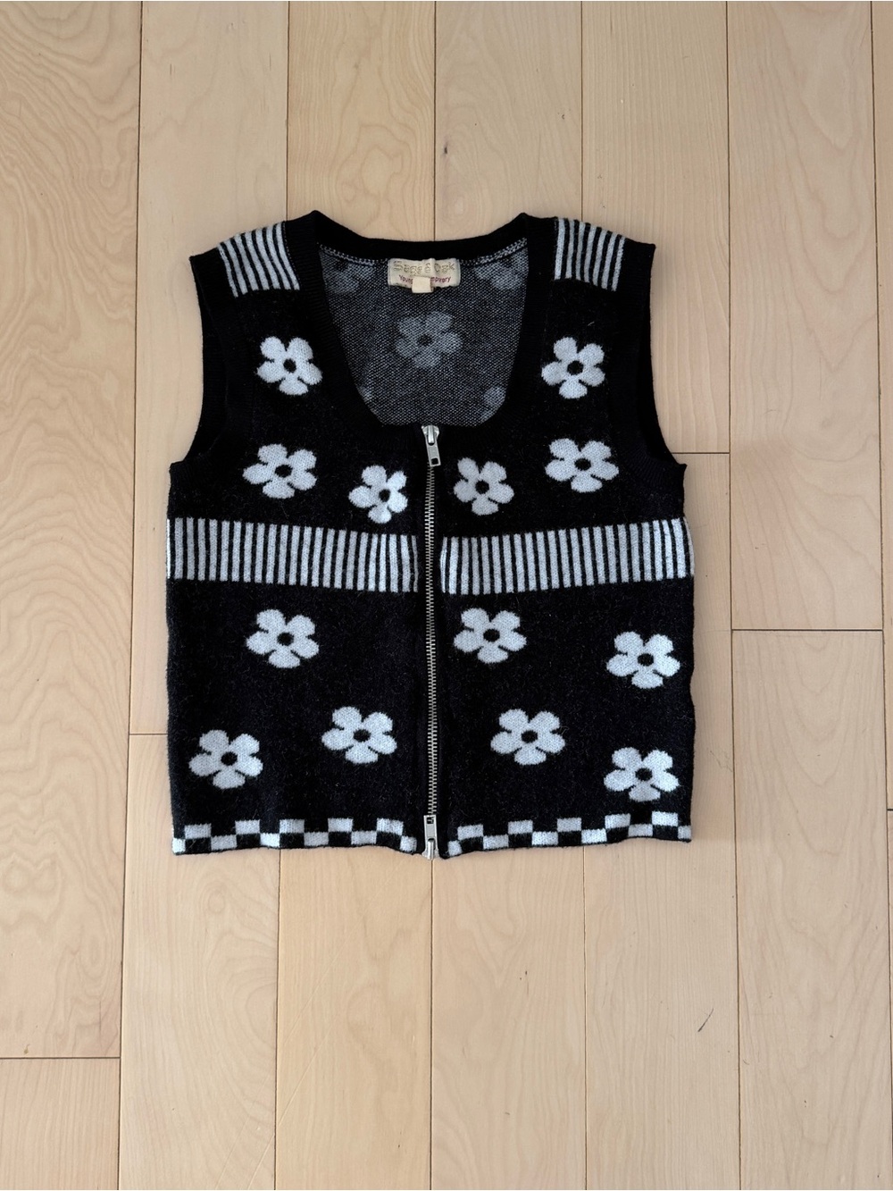 Black & White Floral Zip-Up Knit Vest